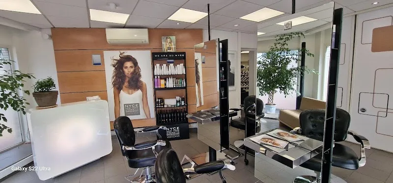 Studiorelookinghair