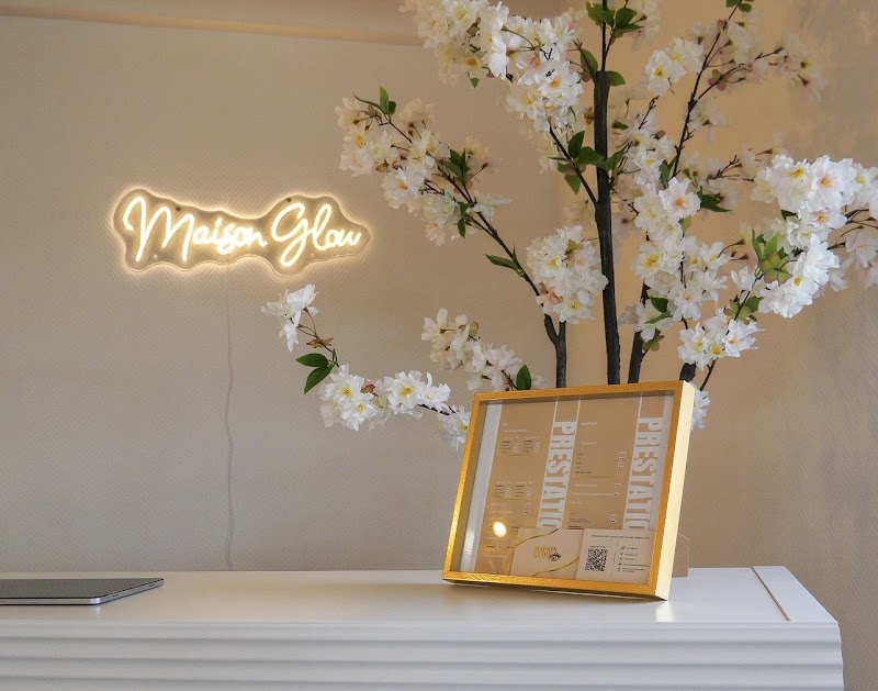 Maison Glow