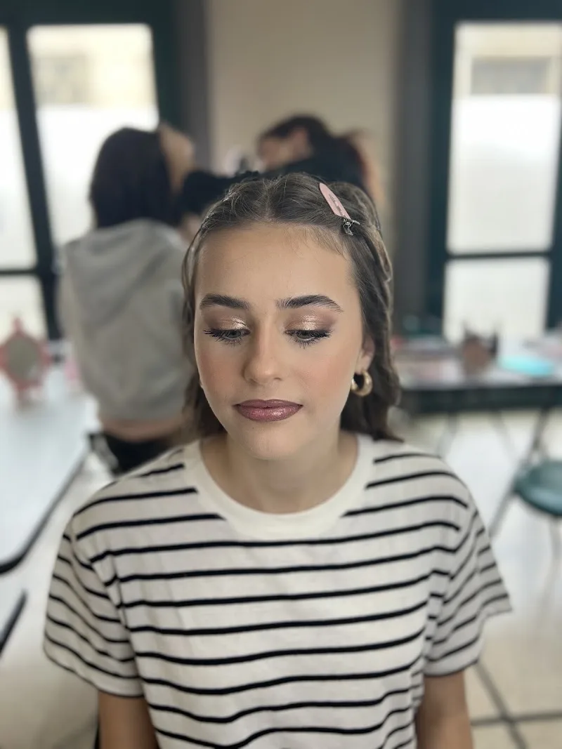 SB Make Up Artist - Maquillage Rouen - Photo de couverture - OneBooking