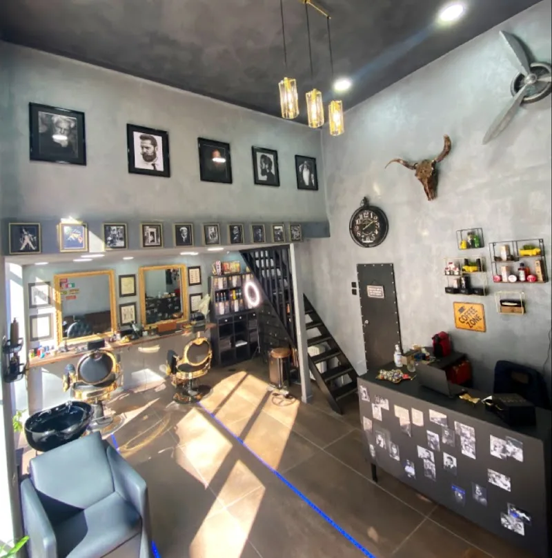 𝔅𝔞𝔯𝔟𝔢𝔯𝔦𝔞 ℭ𝔯𝔦𝔫𝔦𝔢𝔯𝔞 - Barbier Lyon - OneBooking