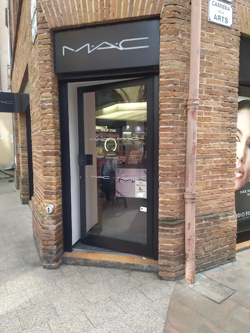 MAC Cosmetics - Maquillage Toulouse - Photo de couverture - OneBooking