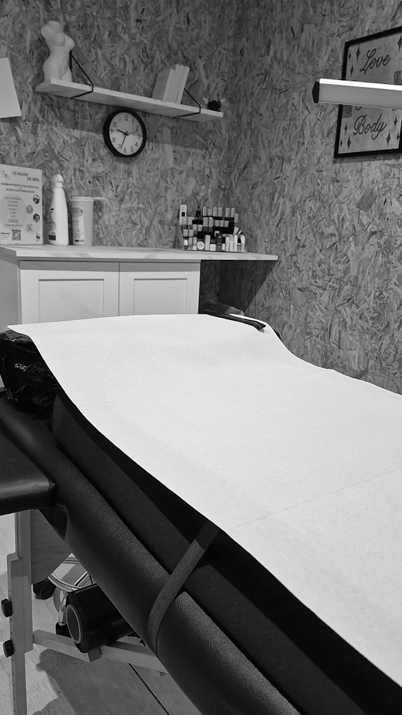 Le Salon de Mel - Experte en reconstruction post cancer- aréole mammaire - maquillage permanent - Certifiée RNCP - Sourcils & cils Dijon - Photo de couverture - OneBooking