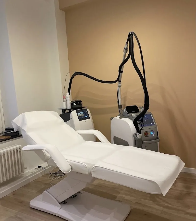 Docteur Alexandra COLOMBO-TURELL, Médecine esthétique, Laser épilation détatouage, Injections, Hydrafacial - Épilation Metz - Photo de couverture - OneBooking