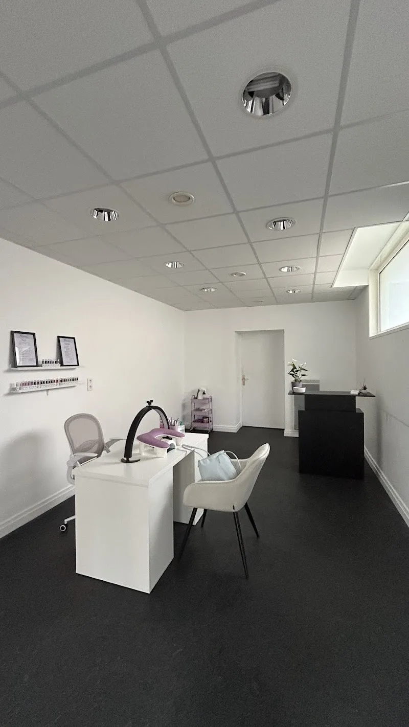 Cla_making_nails - Onglerie Tours - Photo de couverture - OneBooking