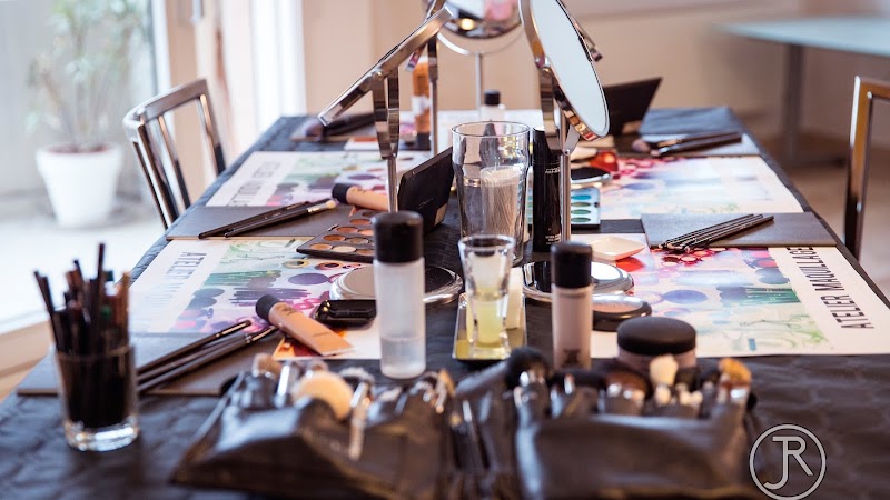Art et Glamour - Maquillage Lyon - Photo de couverture - OneBooking