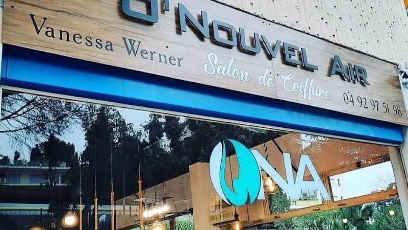 O Nouvel Air salon de coiffure spécialisé en coloration végétale/vegan et soins naturels.Head Spa. Coupe Énergétique