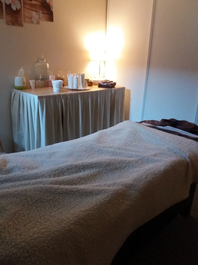 Beauté & Bien-Être - L'Institut - Massage, Kobido, Face Sculpting - Épilation Bordeaux - Photo de couverture - OneBooking
