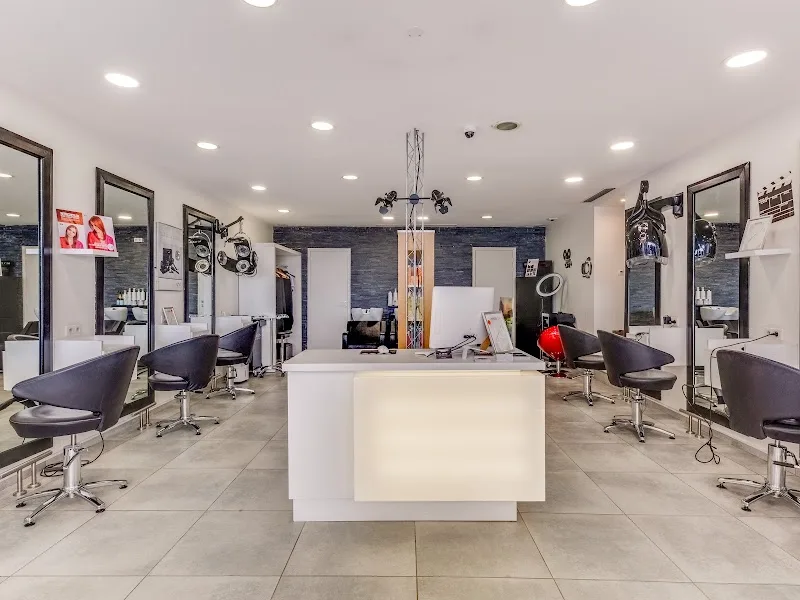 Extensions VIP - Les Coulisses - Coiffure Cannes - Photo de couverture - OneBooking