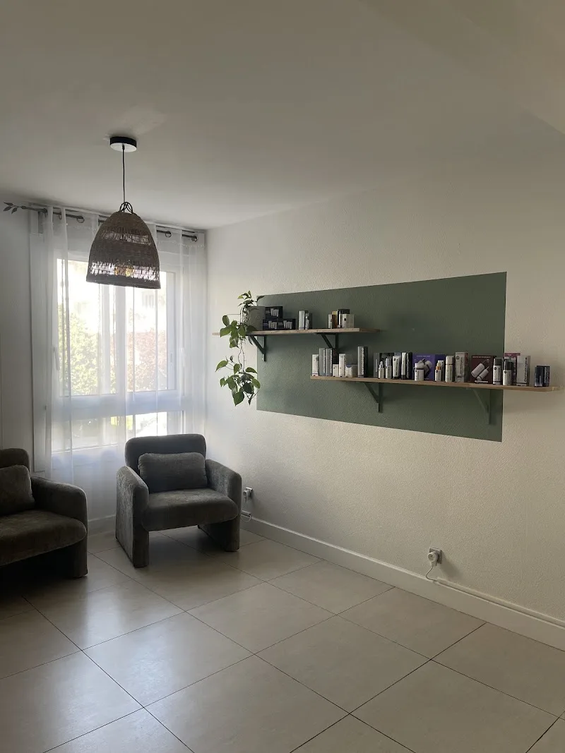Stud10 | Épilation Laser, Soin Visage, Head SPA, Drainage RENATA | TOULOUSE - Épilation Toulouse - OneBooking