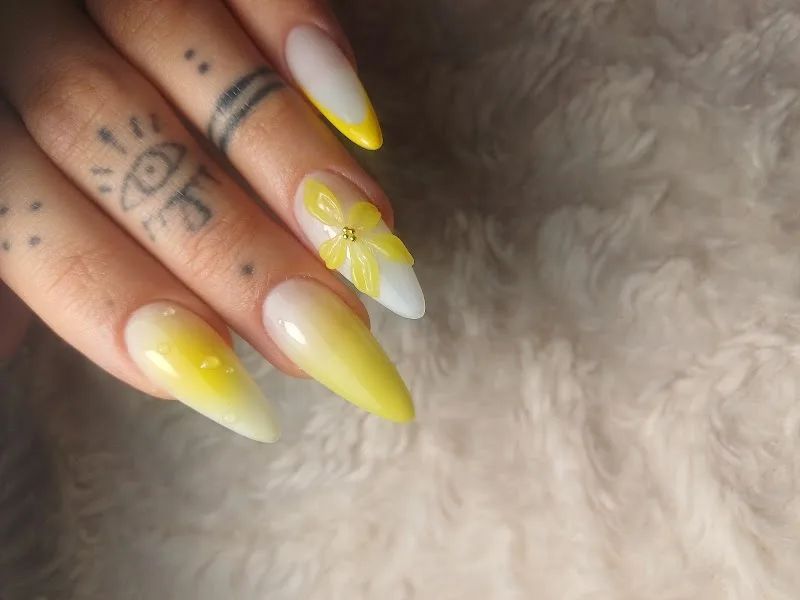 Nails by may - Onglerie Saint-Étienne - Photo de couverture - OneBooking