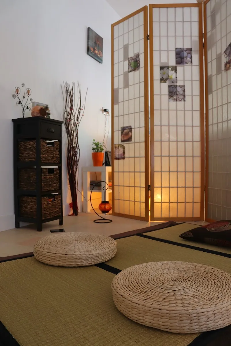 Massage-bien-être - Sophie Bourgeois - Massage Dijon - Photo de couverture - OneBooking