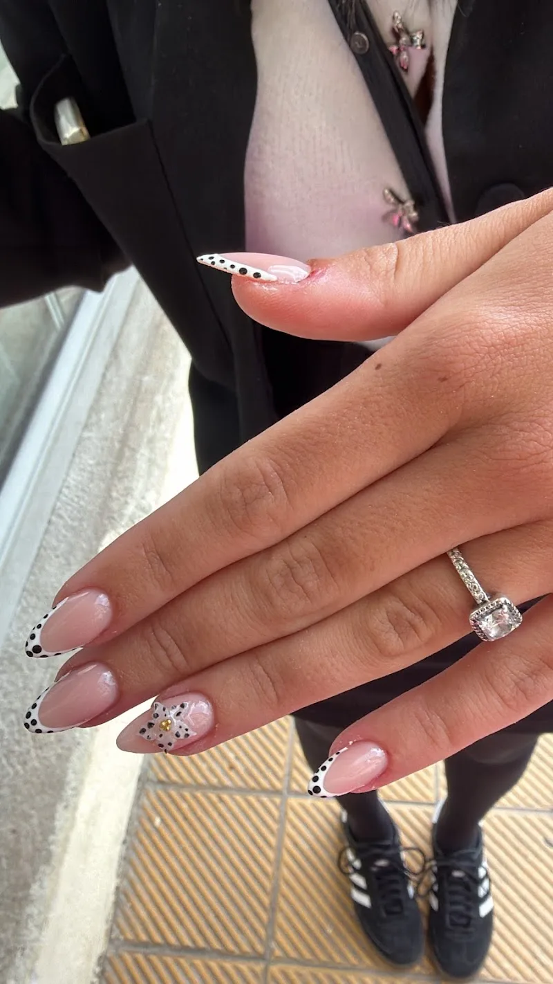 Am kimibeauty Ajaccio - Onglerie Ajaccio - Photo de couverture - OneBooking