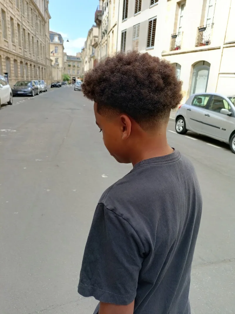 Jeep's Barber - Barbier Bordeaux - Photo de couverture - OneBooking
