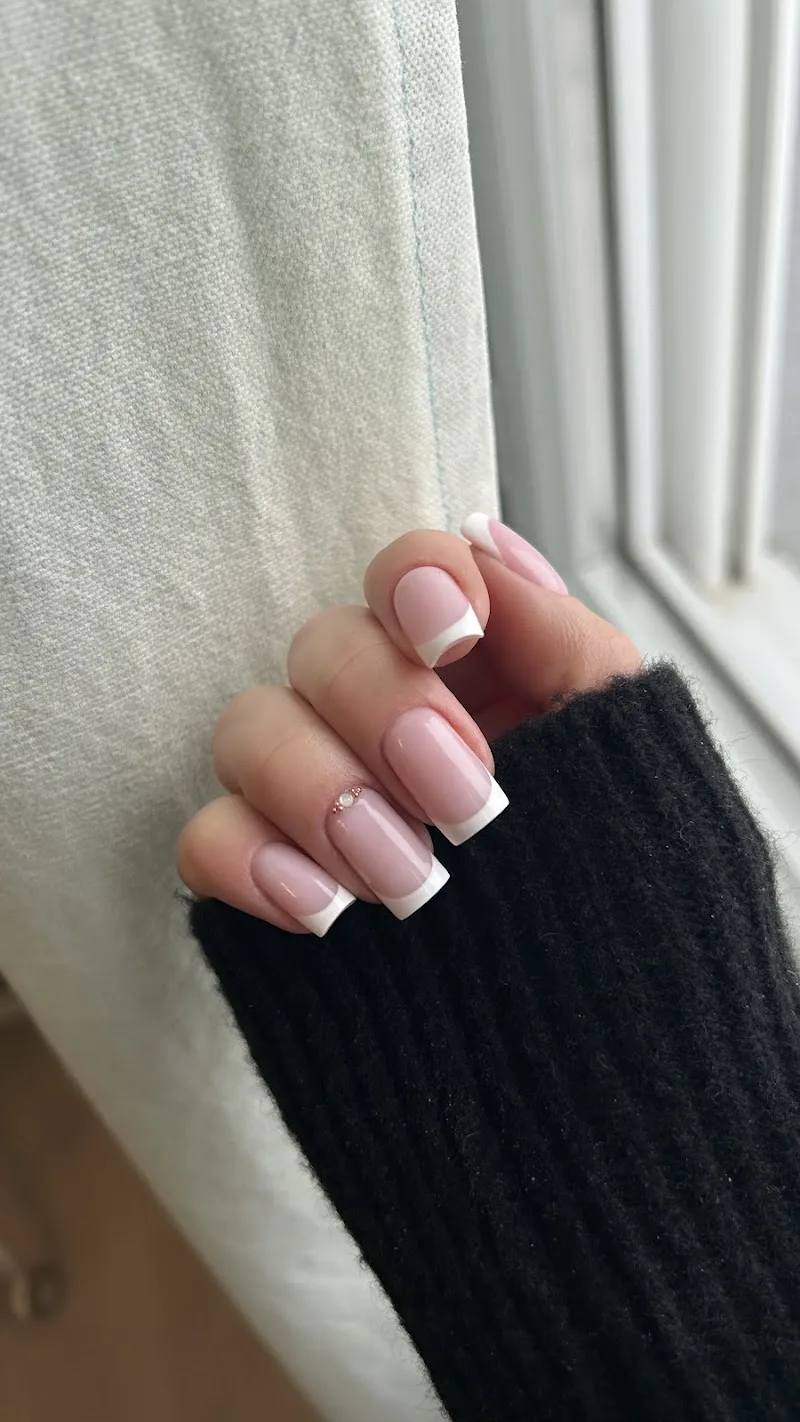 Onglerie / extensions de cils - BY JULIE D. - Fleury-les-Aubrais - Onglerie Orléans - Photo de couverture - OneBooking