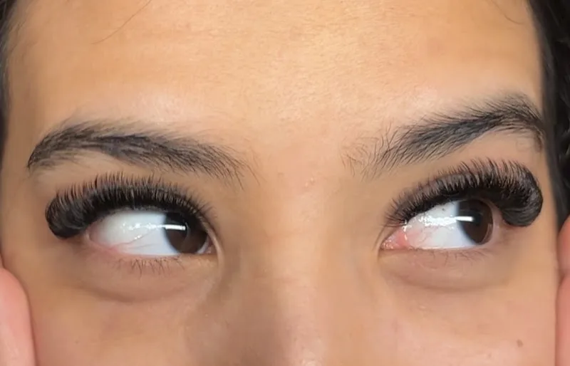 EYES'BEAUTY Lille - Prothésiste ciliaire - Extensions de cils - Onglerie Lille - Photo de couverture - OneBooking