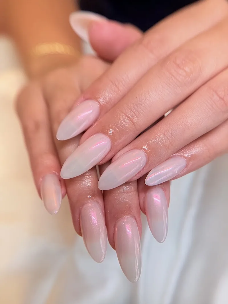 Flores Nails