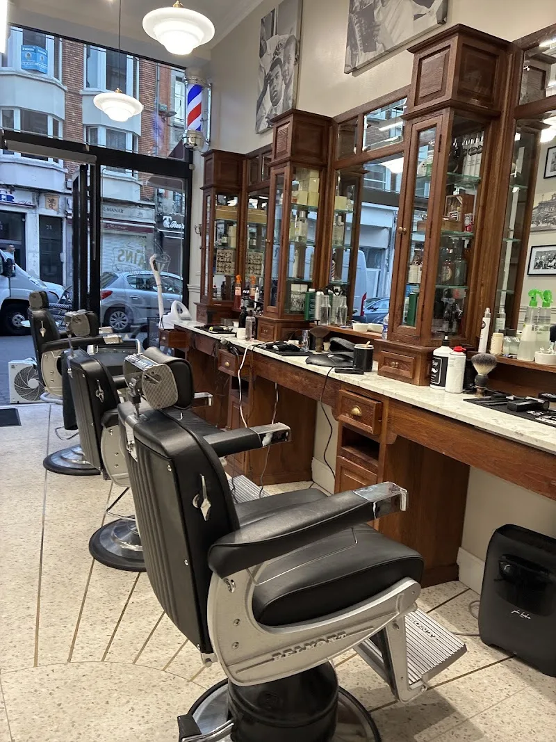 LES VILAINS BARBER (LILLE) - Barbier Lille - OneBooking