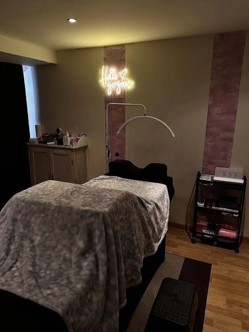AFBeauty - Sourcils & cils Saint-Étienne - Photo de couverture - OneBooking