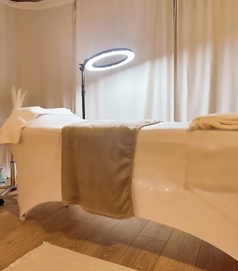 Les Cils de B - Sourcils & cils Rennes - Photo de couverture - OneBooking