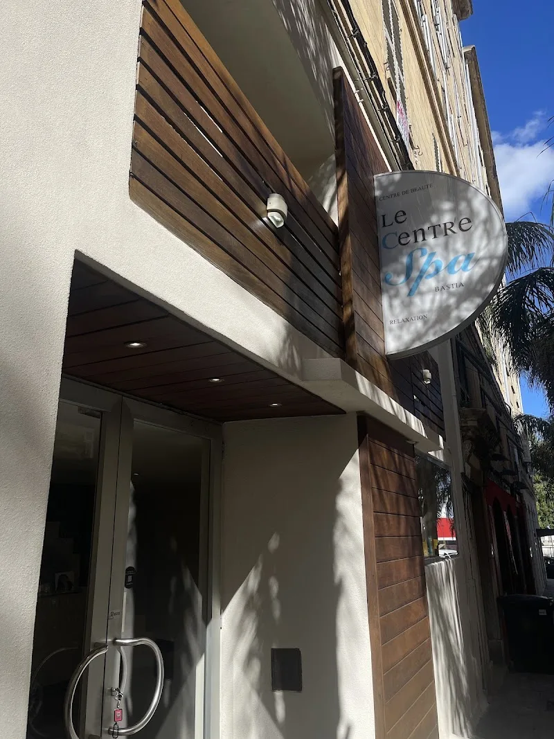 Le Centre Spa - Onglerie Bastia - Photo de couverture - OneBooking