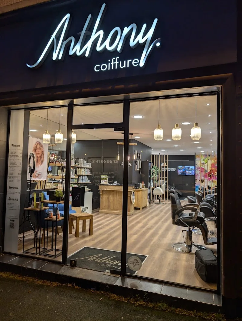 Anthony. Coiffure