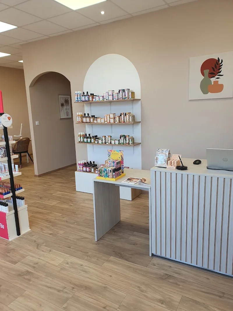 A CORPS PARFAIT - Onglerie Fougères - Photo de couverture - OneBooking
