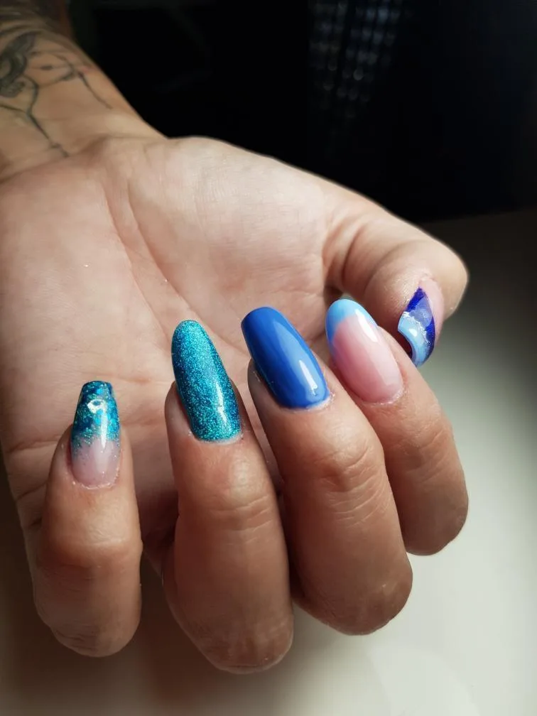 Amandine Nails Créations - Onglerie Clermont-Ferrand - Photo de couverture - OneBooking