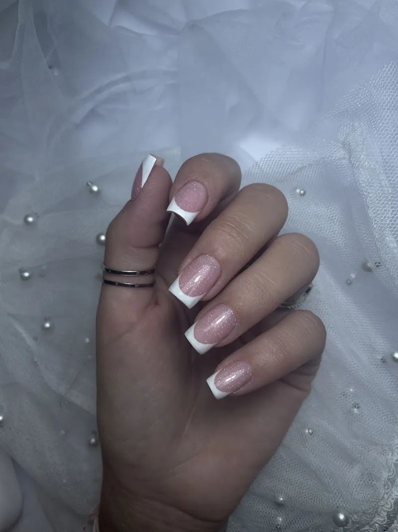 Artéa Nails - Manucure russe & Haut de gamme - Onglerie Toulouse - Photo de couverture - OneBooking