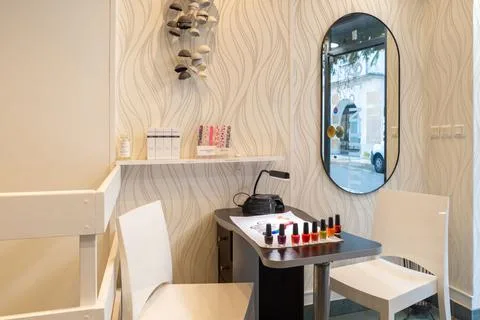 Institut N 16 - Onglerie Orléans - Photo de couverture - OneBooking