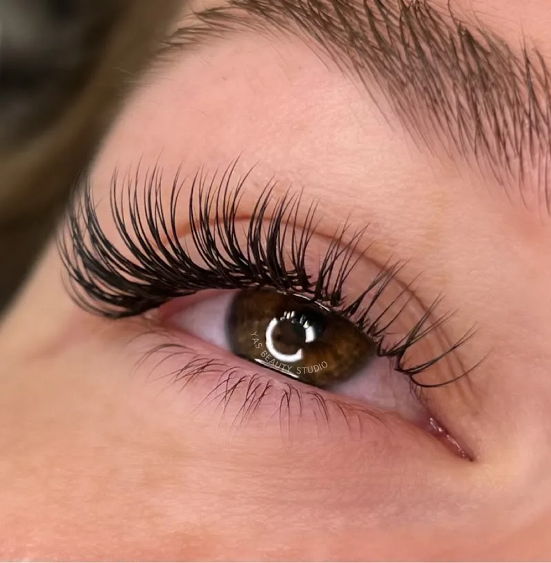 Yas Beauty Studio - Sourcils & cils Nantes - Photo de couverture - OneBooking