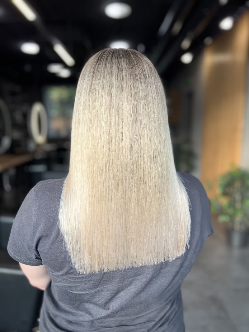 Салон краси O-DE-FRANCE - Coiffure Kiev - Photo de couverture - OneBooking