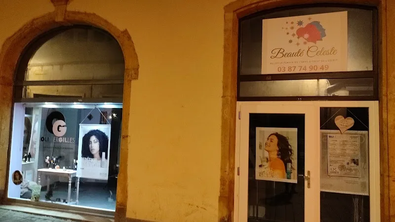 Beauté Céleste - Onglerie Metz - Photo de couverture - OneBooking