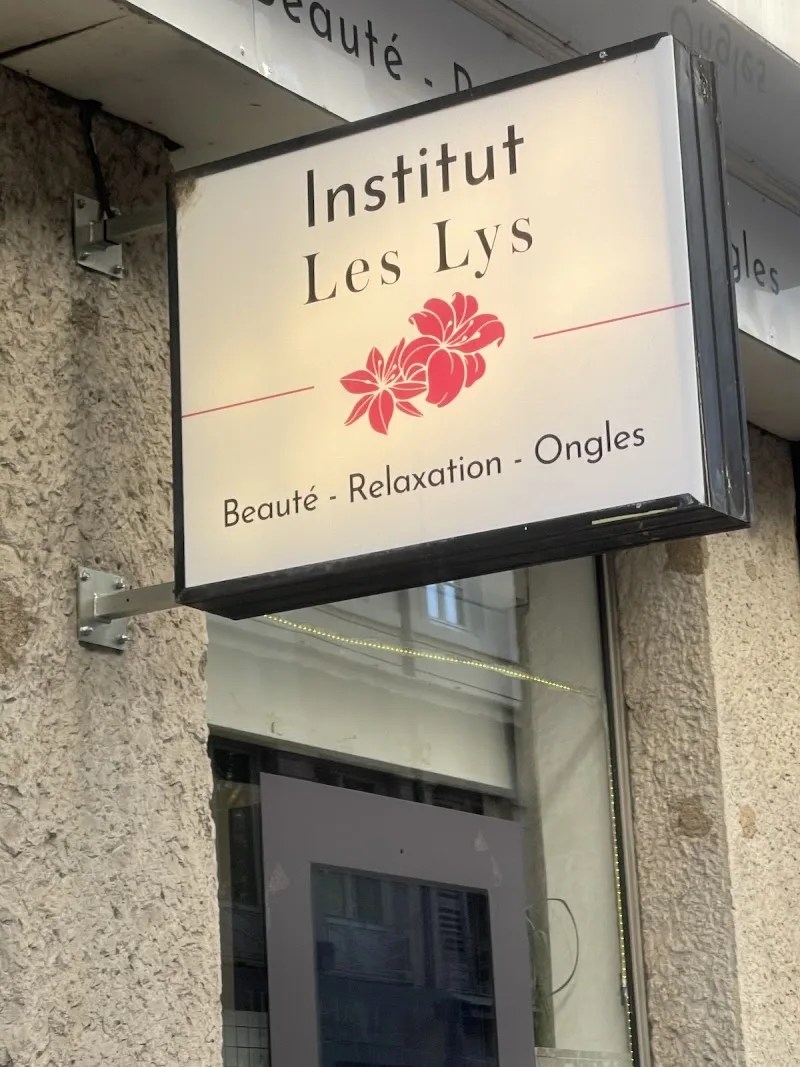 Salon massage à Lyon Institut Les Lys ( TUINA-ANMO traditionnel chinois )
