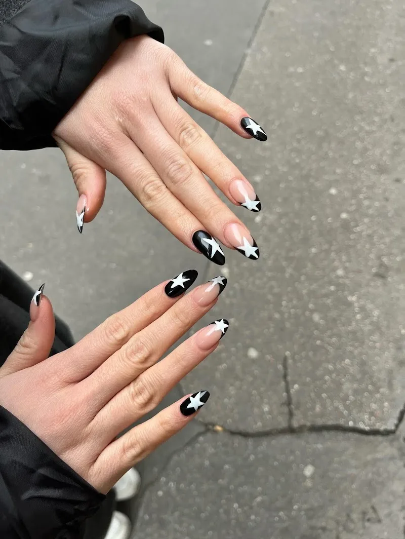 LyVan Nails - Onglerie Paris - Photo de couverture - OneBooking