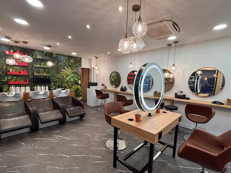 Gil Coiffeur Poitiers | Coiffeur visagiste Poitiers | Salon de Coiffure Poitiers - Coiffure Poitiers - Photo de couverture - OneBooking