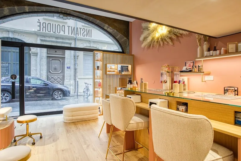 INSTANT POUDRÉ | Lyon - Onglerie Lyon - Photo de couverture - OneBooking
