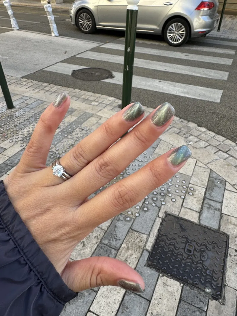Yuan ongles - Onglerie Orléans - Photo de couverture - OneBooking