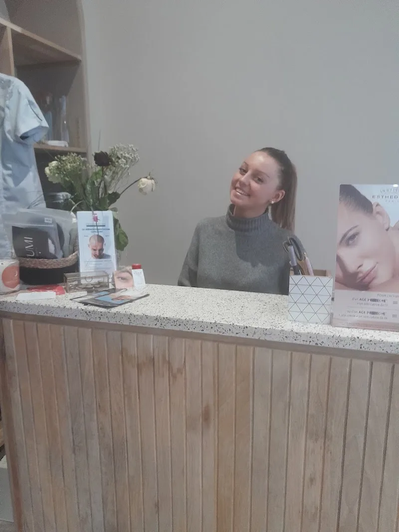 Maison de la Beauté Julie B - Épilation Besançon - Photo de couverture - OneBooking
