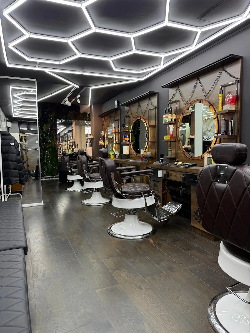 BARBER ELICIA