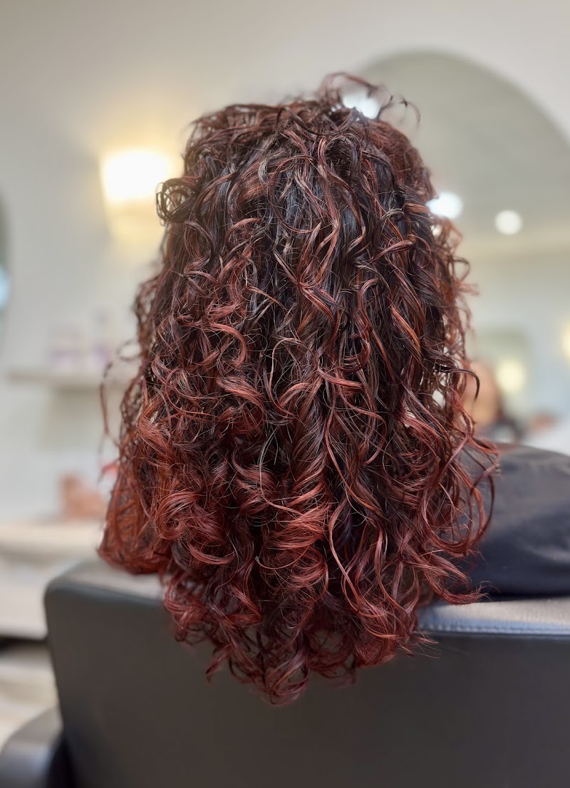 Bio T - coiffeur Orléans coloriste végétal Orléans - Coiffure Orléans - OneBooking