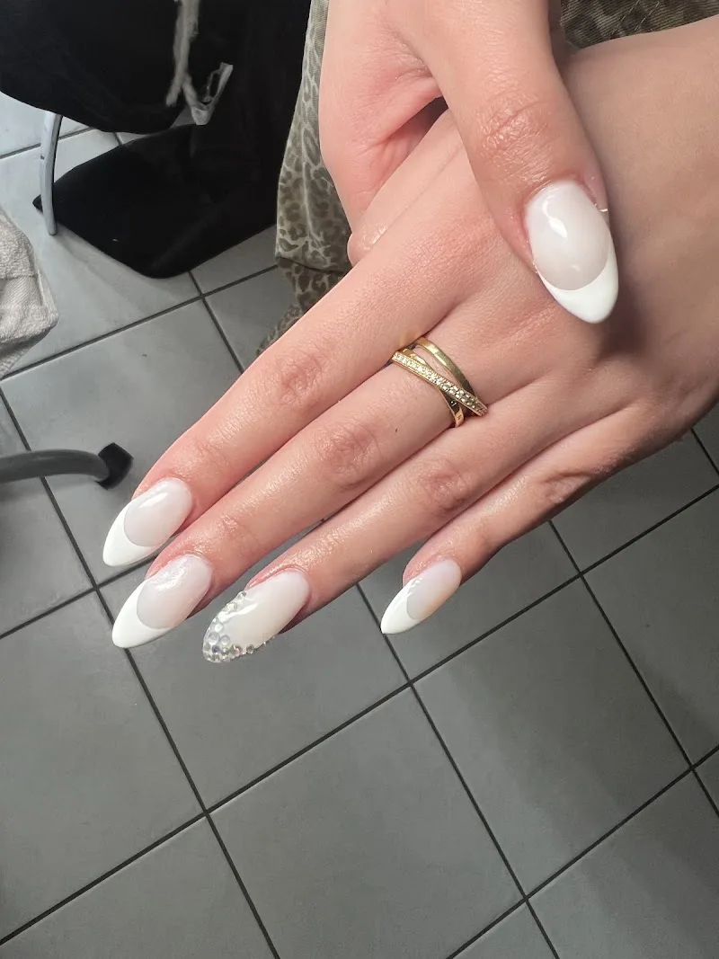 Crystal'ongles_jessie - Onglerie Le Mans - Photo de couverture - OneBooking