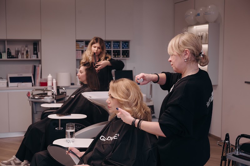 Fast Line Studio - Coiffure Kiev - Photo de couverture - OneBooking