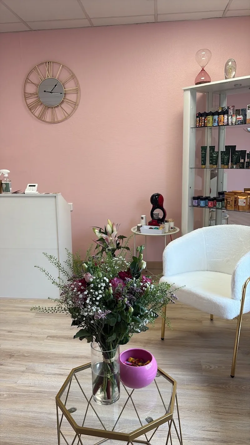 Le secret des nanas - Sourcils & cils Toulouse - Photo de couverture - OneBooking