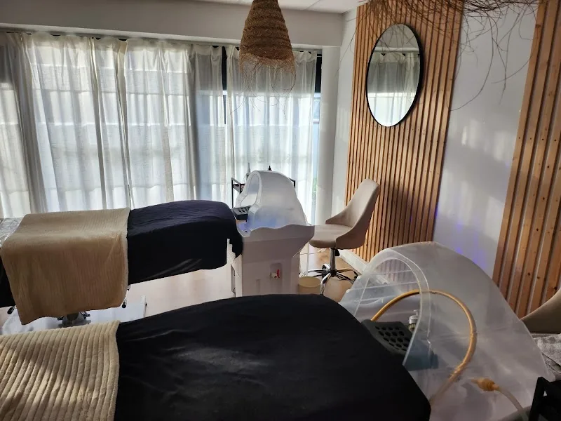 Regard Öpale - extension cils, Head spa, massages - Sourcils & cils Nantes - Photo de couverture - OneBooking