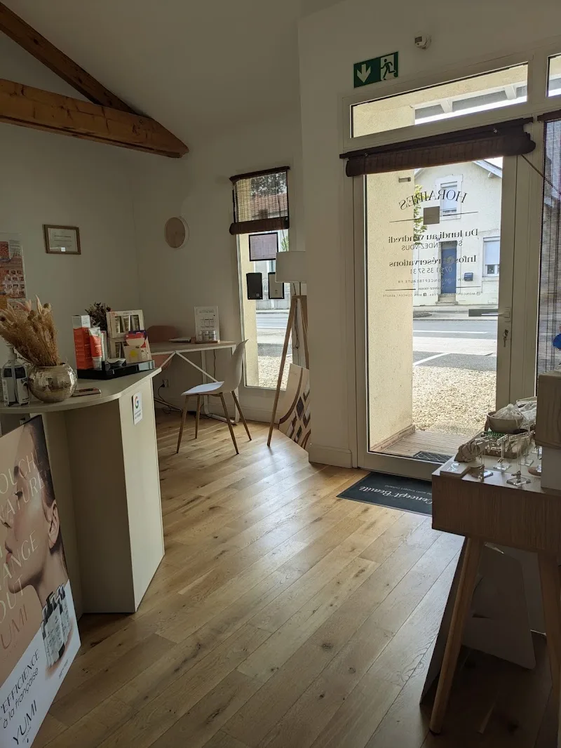 Mon Concept Beauté - Onglerie Poitiers - Photo de couverture - OneBooking
