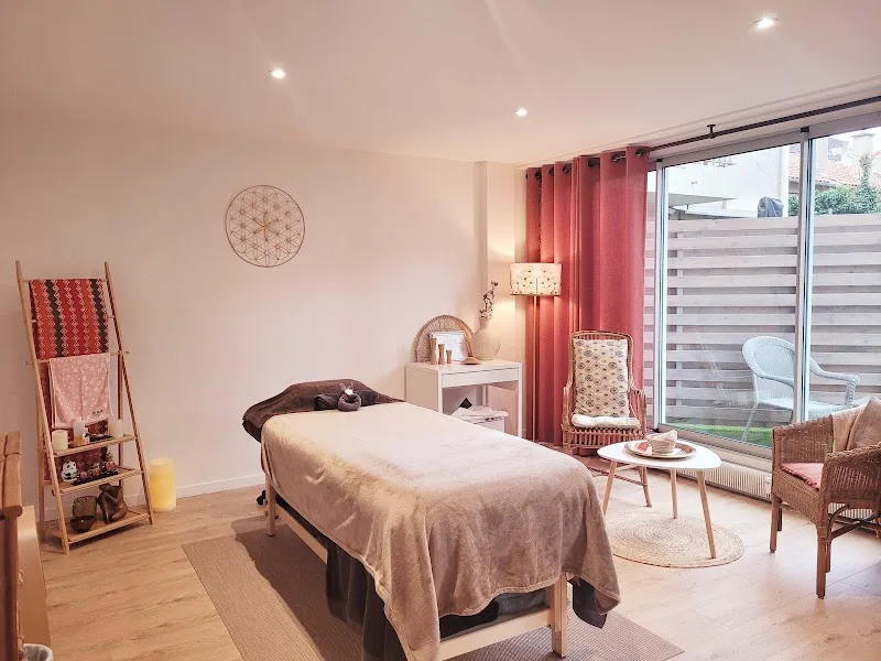 Magalie Fontaine - Réflexologies et Massages Bien-être - Massage Clermont-Ferrand - Photo de couverture - OneBooking