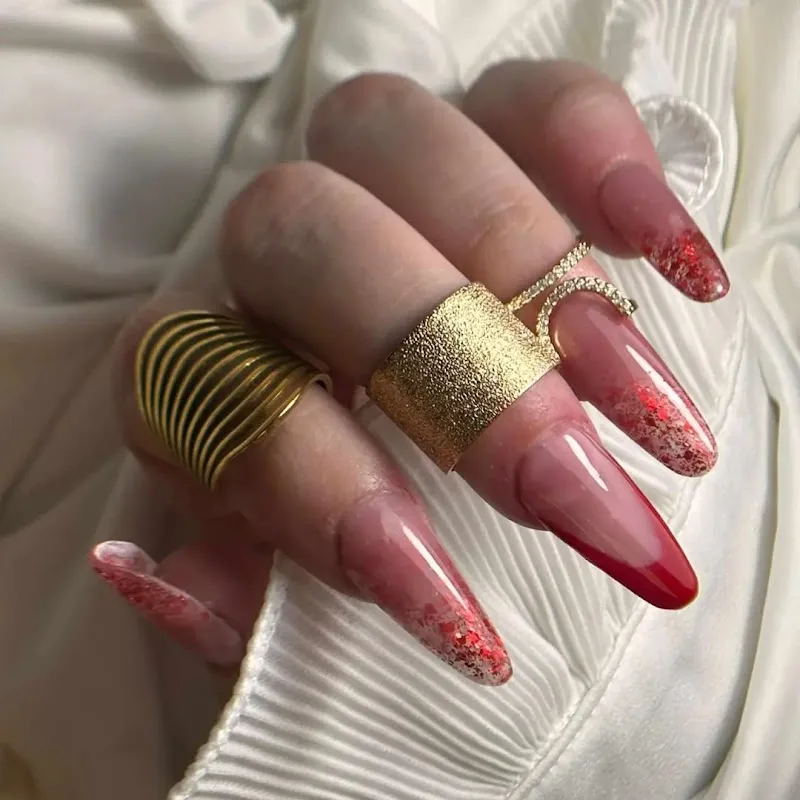The beauty of the nails by Caroline