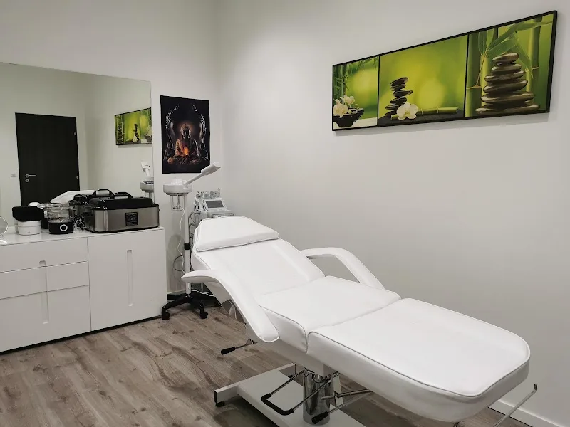CENTRE HINATEA - Sourcils & cils Perpignan - Photo de couverture - OneBooking