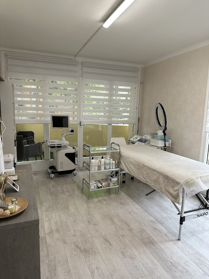 AESTHETIC CLINIQUE