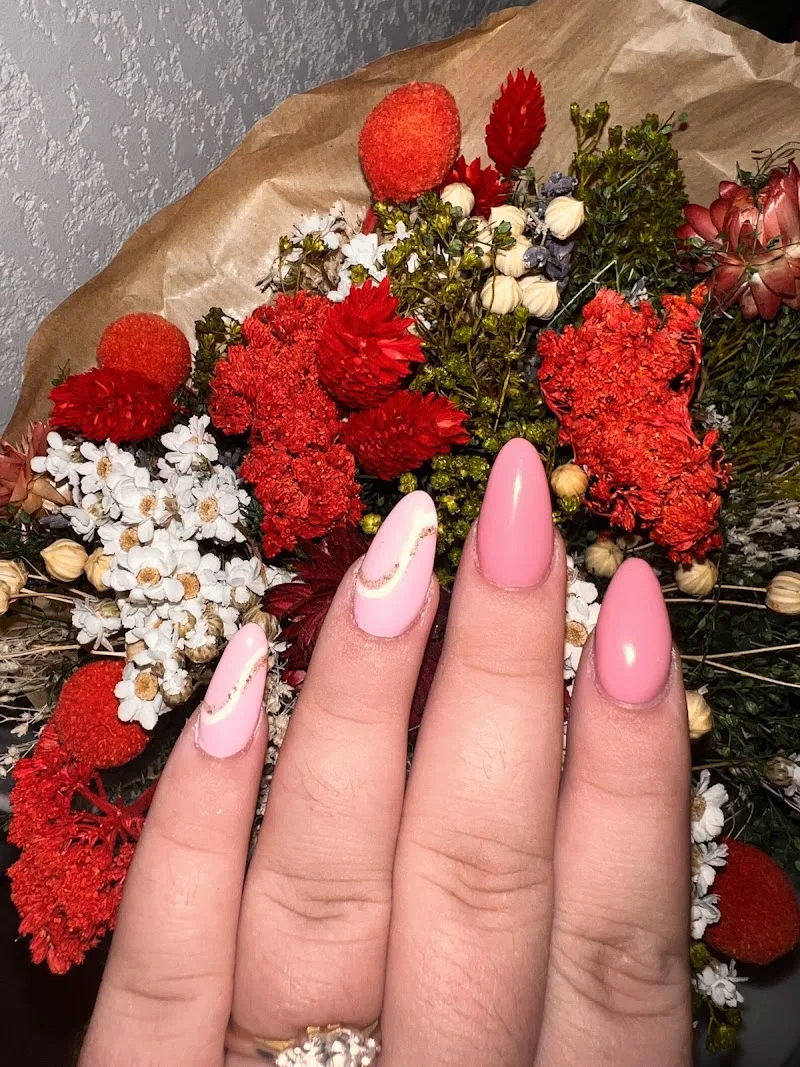 Pretty Baddie Nails - Onglerie Toulouse - Photo de couverture - OneBooking